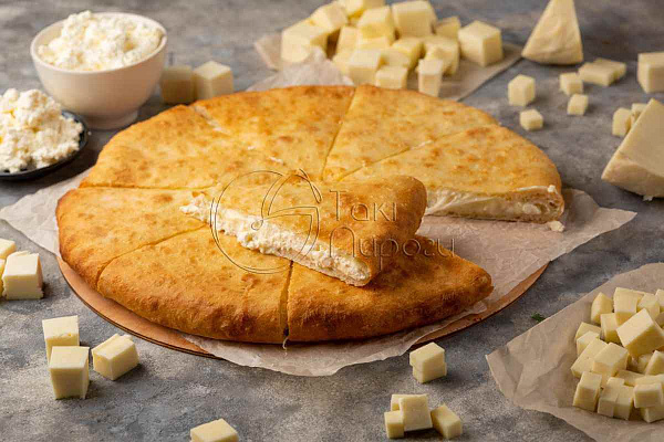 Пиріг із легкою класичною начинкою з трьох видів сиру